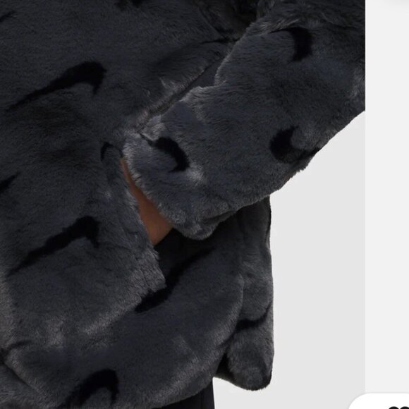 Nike Youth Girls Faux Fur Grey and Black Sherpa Soft Zip Up Jacket Size Large - Picture 3 of 9